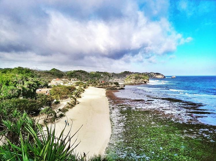 Foto Pantai Watu Kodok